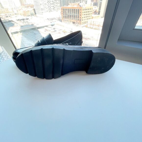 Blondo Black Flats Sleek Comfortable Design - Picture 4 of 4